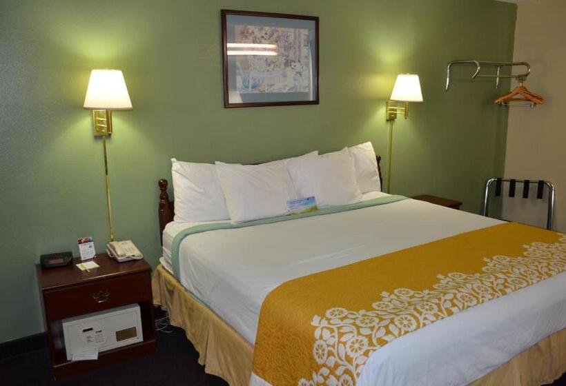 غرفة قياسية سرير كينج لذوى الإحتياجات الخاصة, Days Inn By Wyndham Southern Hills/oru