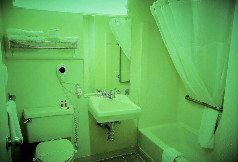 غرفه قياسيه سريرين مزدوجين, Days Inn By Wyndham Southern Hills/oru