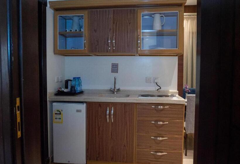 סוויטה אקזקיוטיב, Innyar