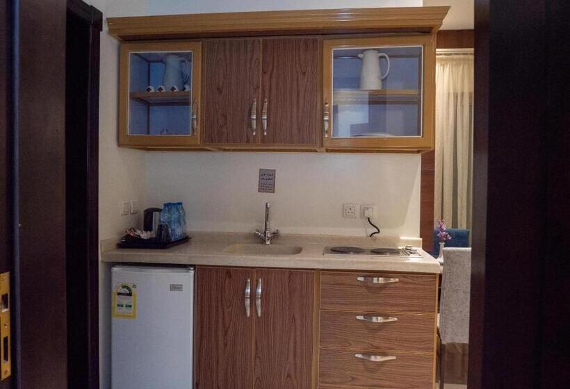 סוויטה אקזקיוטיב, Innyar