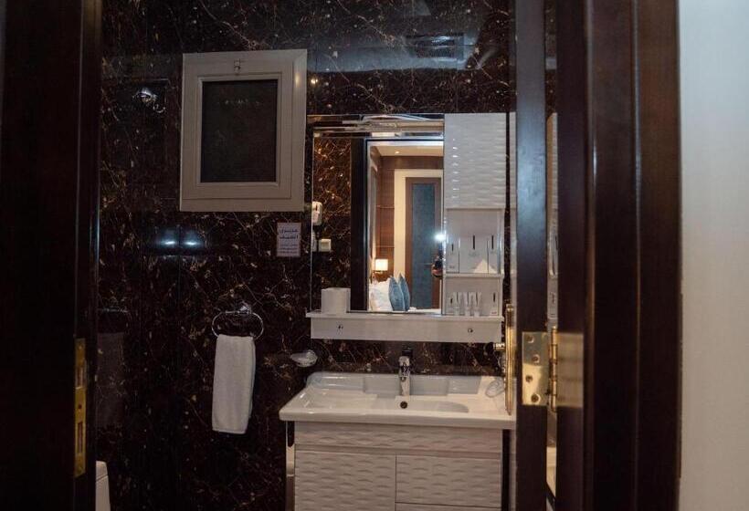 סוויטה אקזקיוטיב, Innyar