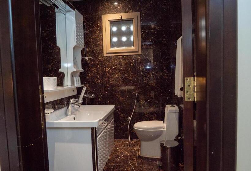 חדר סטנדרט יחיד מותאם לאדם עם מוגבלויות, Innyar