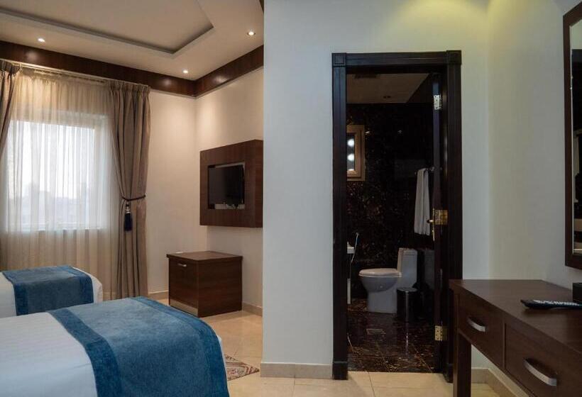 חדר בסיסי, Innyar