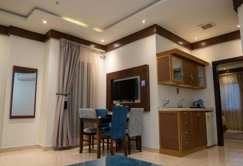 סוויטת ג'וניור, Innyar