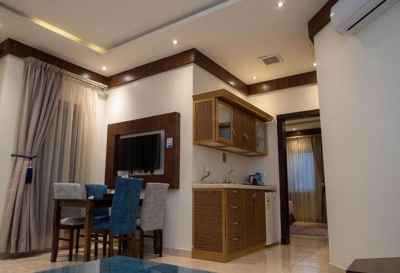 סוויטת ג'וניור, Innyar