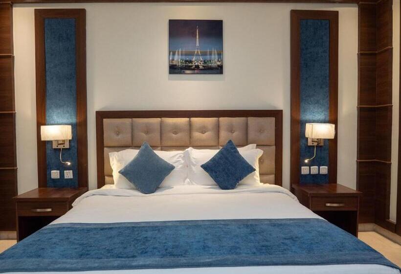 סוויטת ג'וניור, Innyar