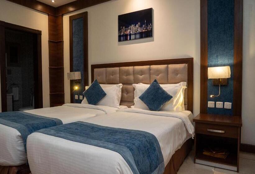 סוויטה משפחתית, Innyar