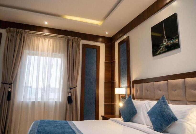 חדר דלוקס, Innyar