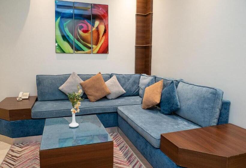 חדר בסיסי, Innyar