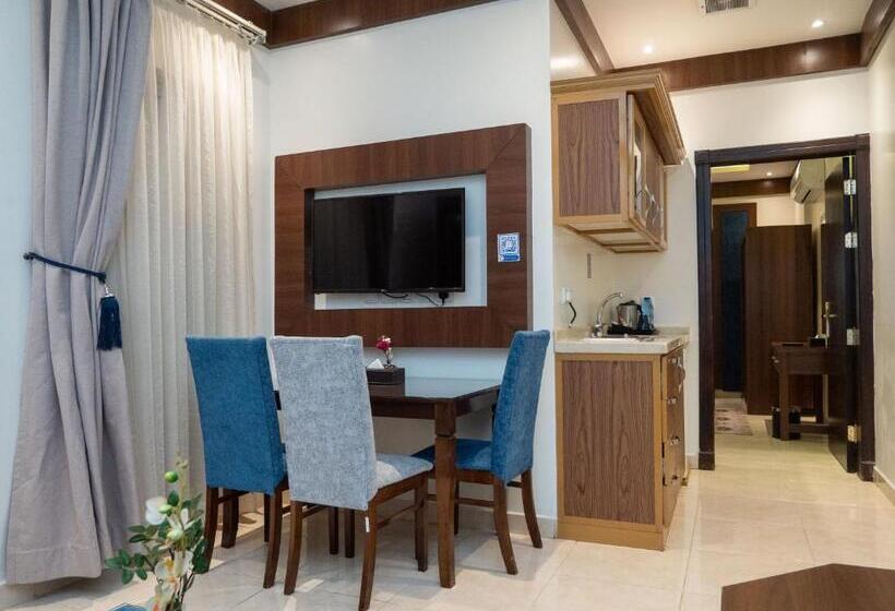 חדר בסיסי, Innyar