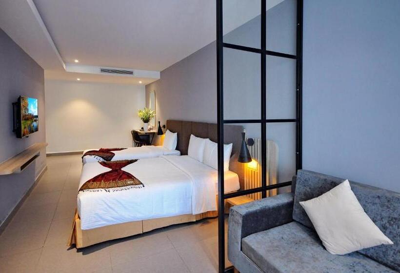 اتاق استاندارد سه تخته با بالکن, Anrizon Hotel Nha Trang