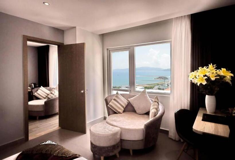 اتاق خانوادگی با چشم‌انداز دریا, Anrizon Hotel Nha Trang