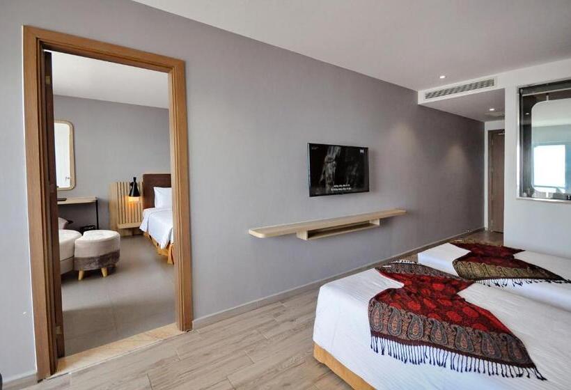 اتاق خانوادگی با چشم‌انداز دریا, Anrizon Hotel Nha Trang