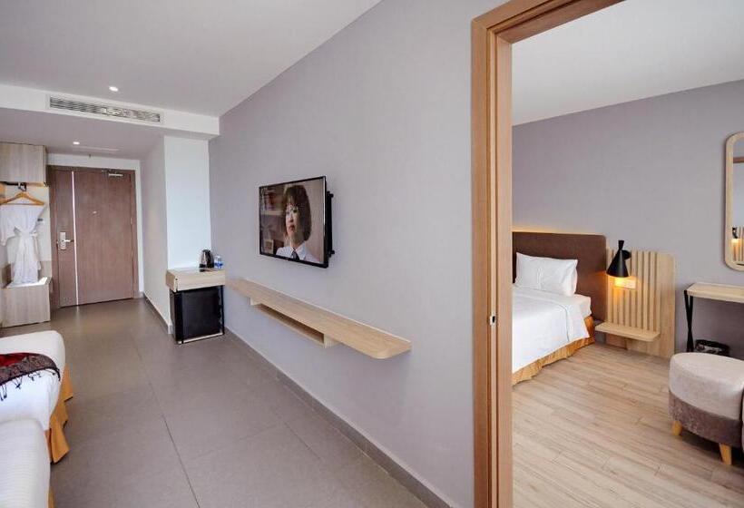اتاق خانوادگی با چشم‌انداز دریا, Anrizon Hotel Nha Trang