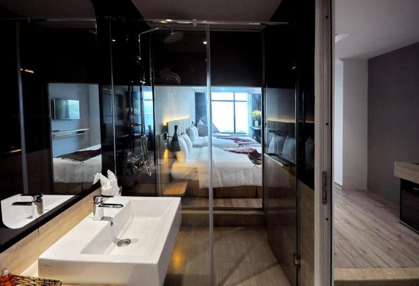 اتاق استاندارد چهار تخته با چشم‌انداز دریا, Anrizon Hotel Nha Trang