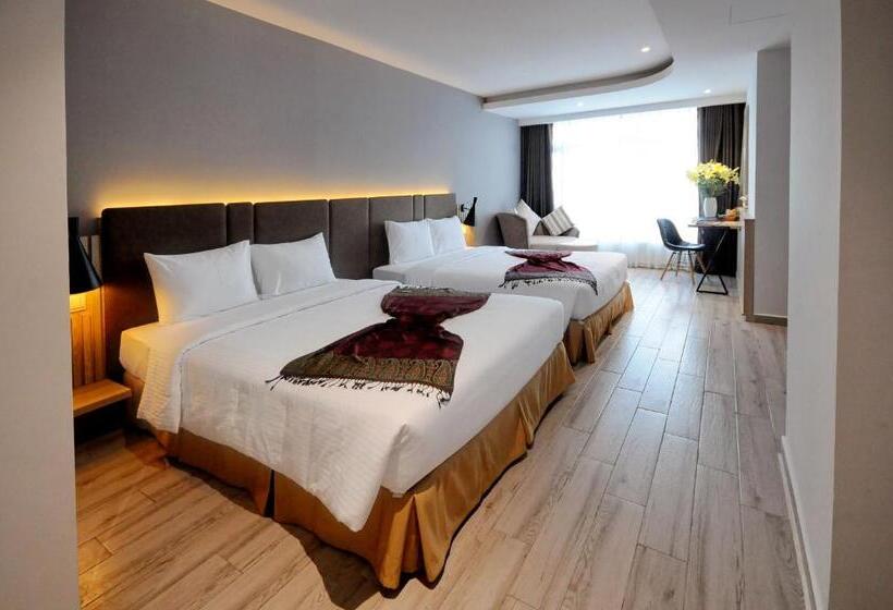 اتاق استاندارد چهار تخته با چشم‌انداز دریا, Anrizon Hotel Nha Trang