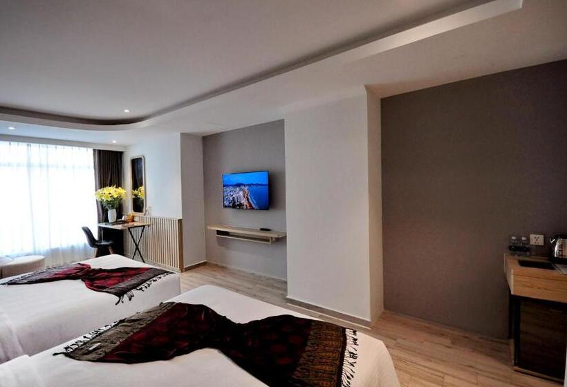 اتاق استاندارد چهار تخته با چشم‌انداز دریا, Anrizon Hotel Nha Trang