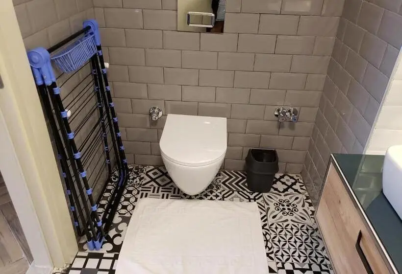 استودیوی استاندارد, Meyde Boutique Suites