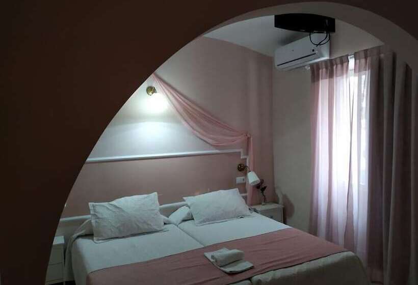 اتاق استاندارد چهار تخته, Emperador Augusto