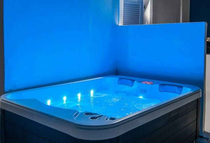 Студия Стандарт Вид на Море, Golden Sunrise Suites