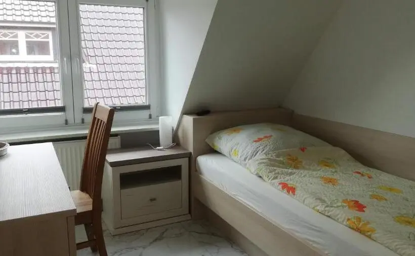 Standard Yhden Hengen Huone, Pension Lilli