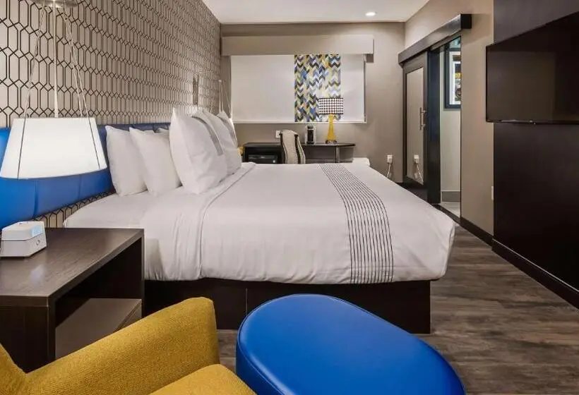 キングサイズベッドのスタンダードルーム, Glō Best Western Tulsa Catoosa East Route 66