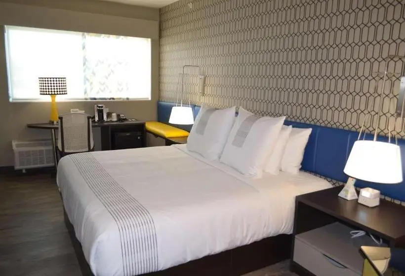 身障者適用キングサイズベッドルーム, Glō Best Western Tulsa Catoosa East Route 66