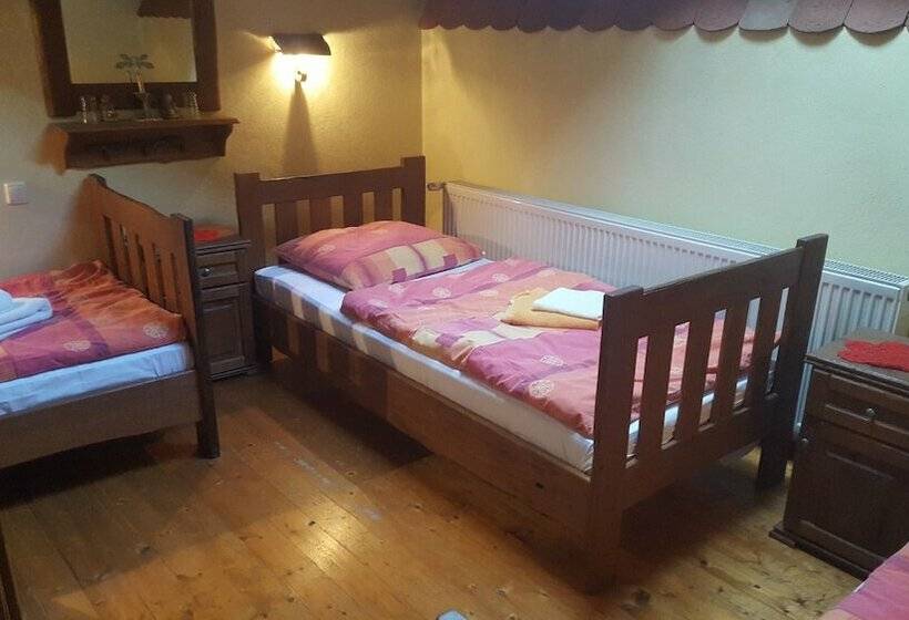 标准三人间共用浴室, Guesthouse Tonkic