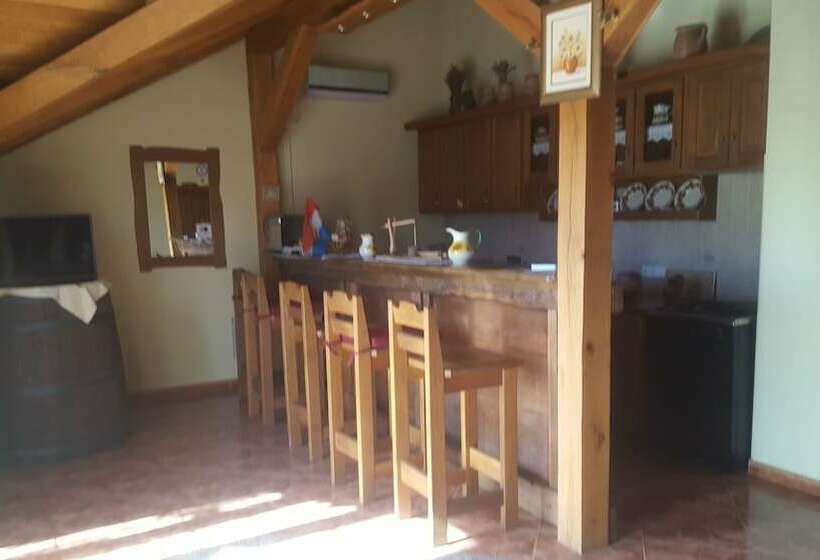 标准三人间共用浴室, Guesthouse Tonkic