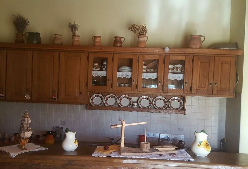 标准三人间共用浴室, Guesthouse Tonkic