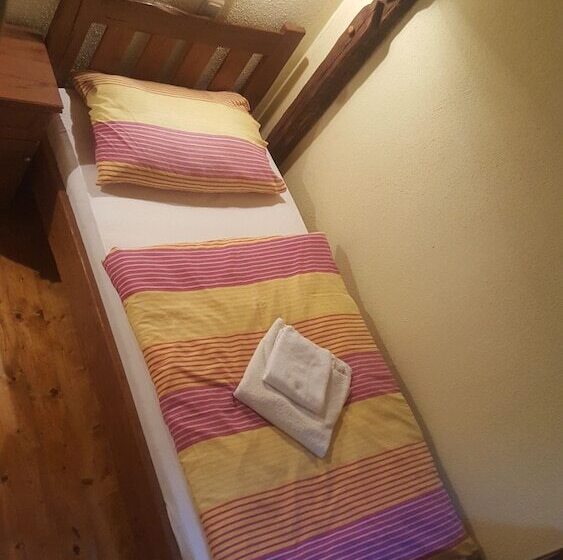 带共用浴室的标准房间, Guesthouse Tonkic