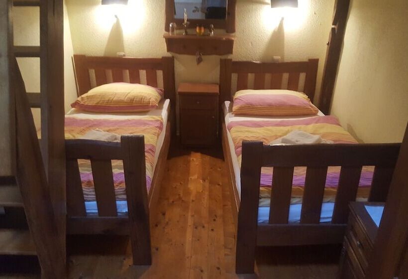 带共用浴室的标准房间, Guesthouse Tonkic