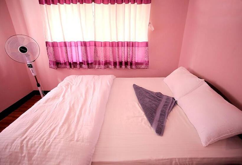 اتاق استاندارد سه نفره, Mitra Garden Inn