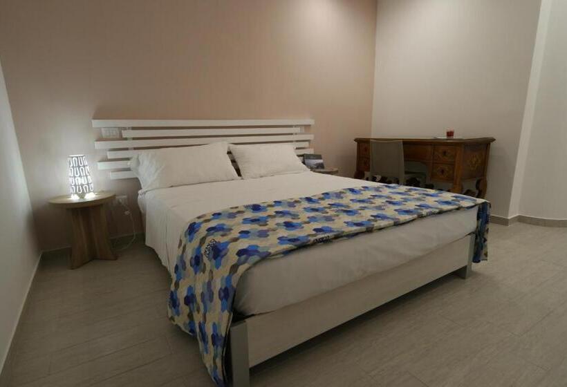 Cameră cvadruplă standard cu balcon, Casa Dante Bed&breakfast