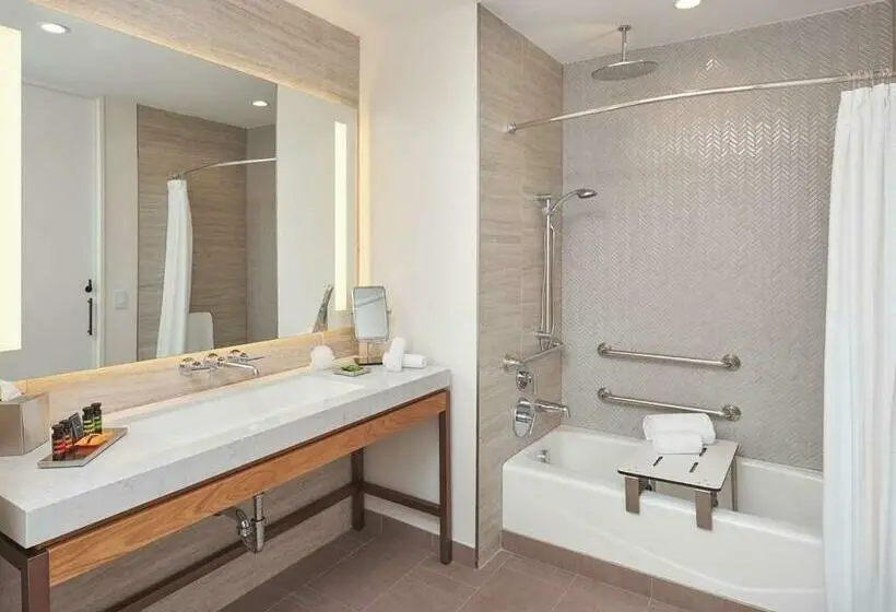 身障者適用スタンダードルーム, Canopy By Hilton West Palm Beach Downtown