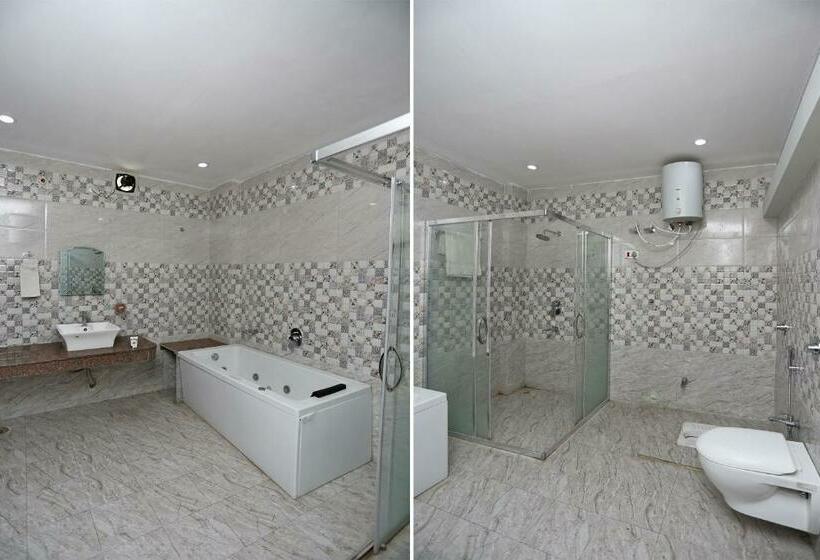 اتاق راحتی سه تخته, O Bijaya Palace