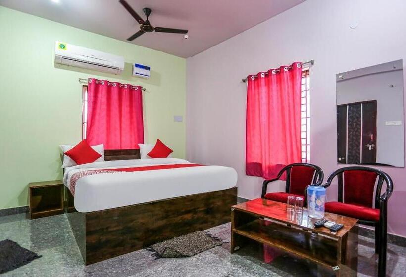 اتاق راحتی سه تخته, O Bijaya Palace