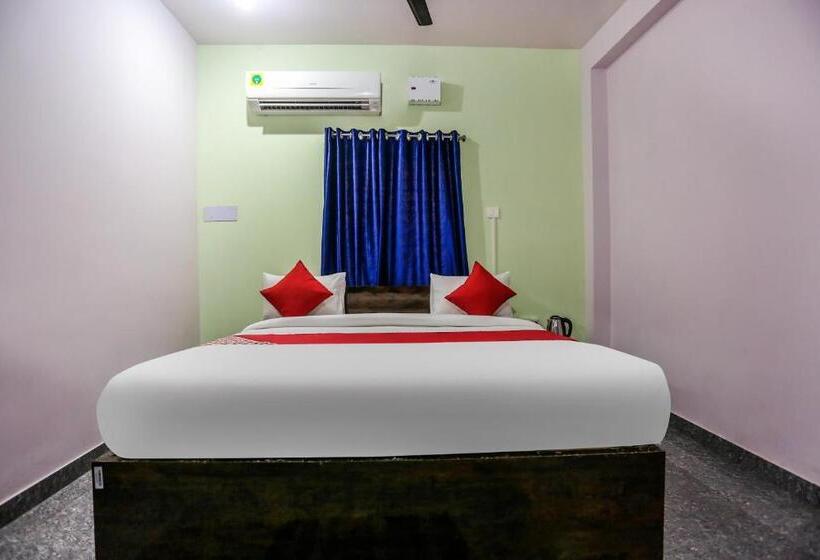 اتاق راحتی سه تخته, O Bijaya Palace