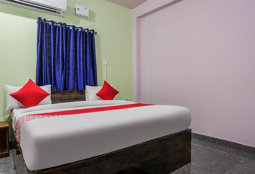 اتاق راحتی سه تخته, O Bijaya Palace