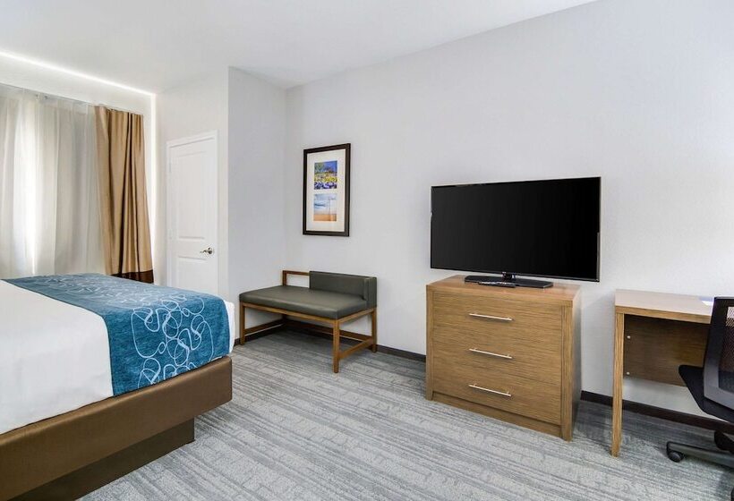 Люкс, Comfort Suites Desoto Dallas South