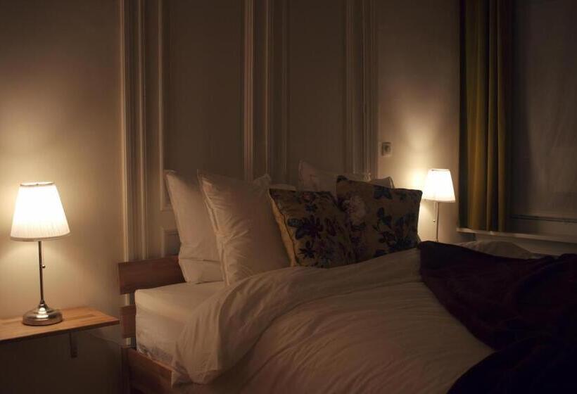 غرفة سوبيريور سرير كينج, Quiet Apartment In Antwerp Near Parc   B&b Intermezzo   Business & Leisure