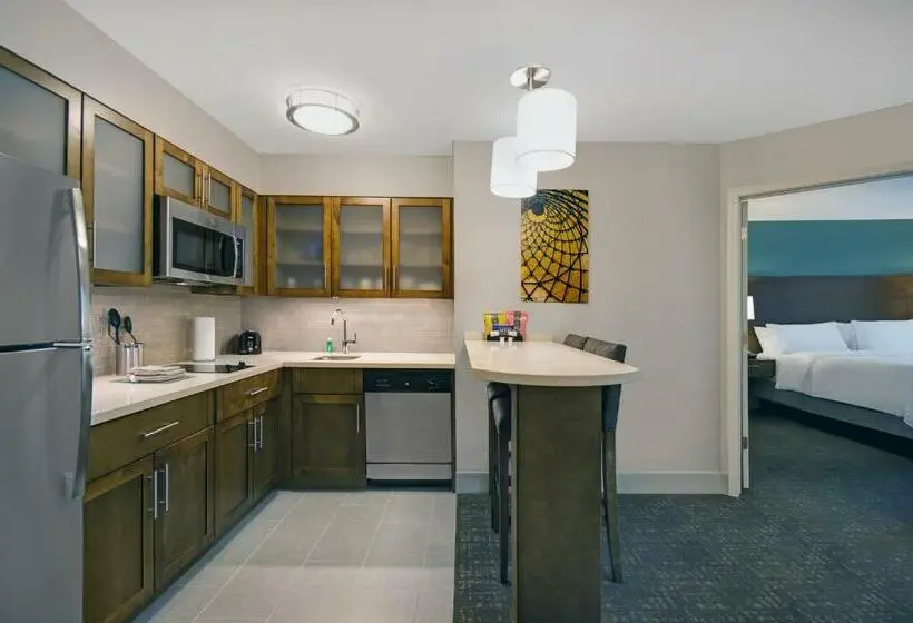 スイート, Staybridge Suites   Sterling Heights  Detroit Area, An Ihg