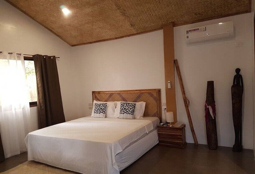 سوییت لوکس, La Colonial Resort