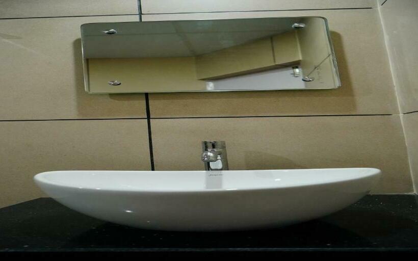 جناح, Nextel Inn, Calicut