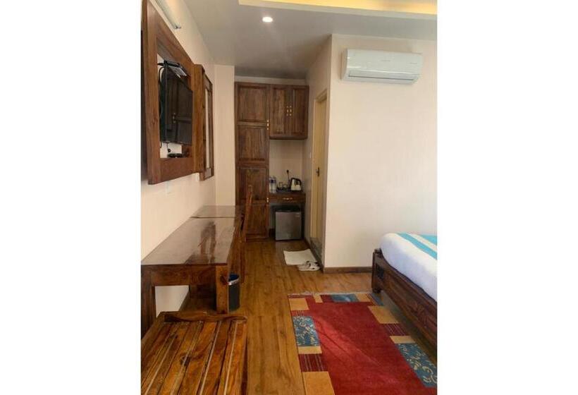 اتاق لوکس, Tapas