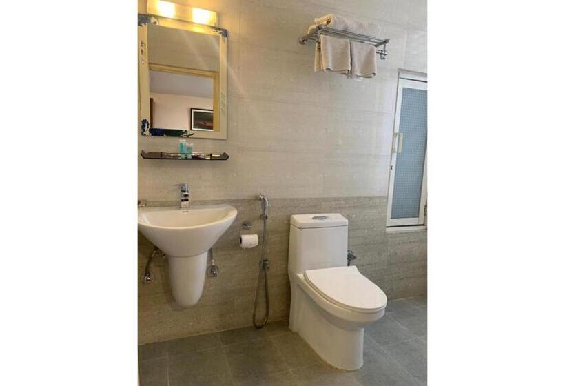 اتاق لوکس, Tapas