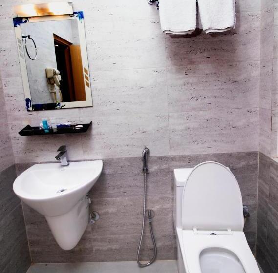 اتاق خانوادگی, Tapas