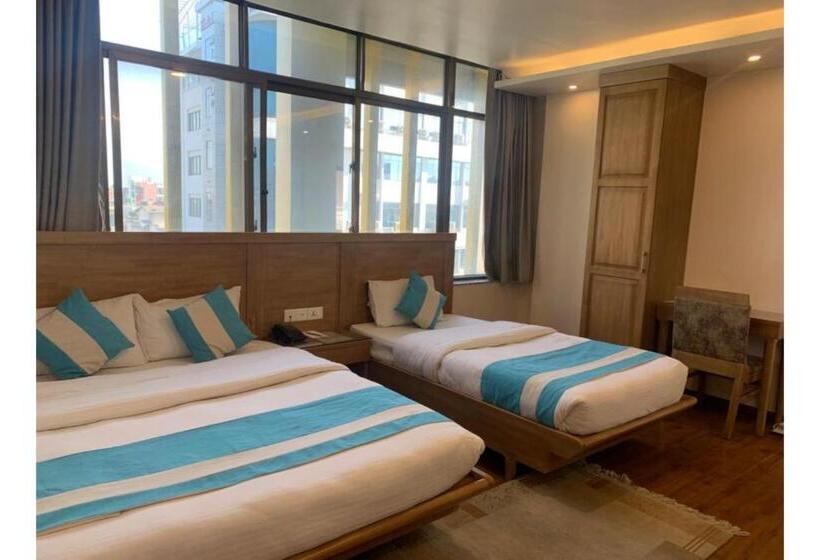 اتاق خانوادگی, Tapas