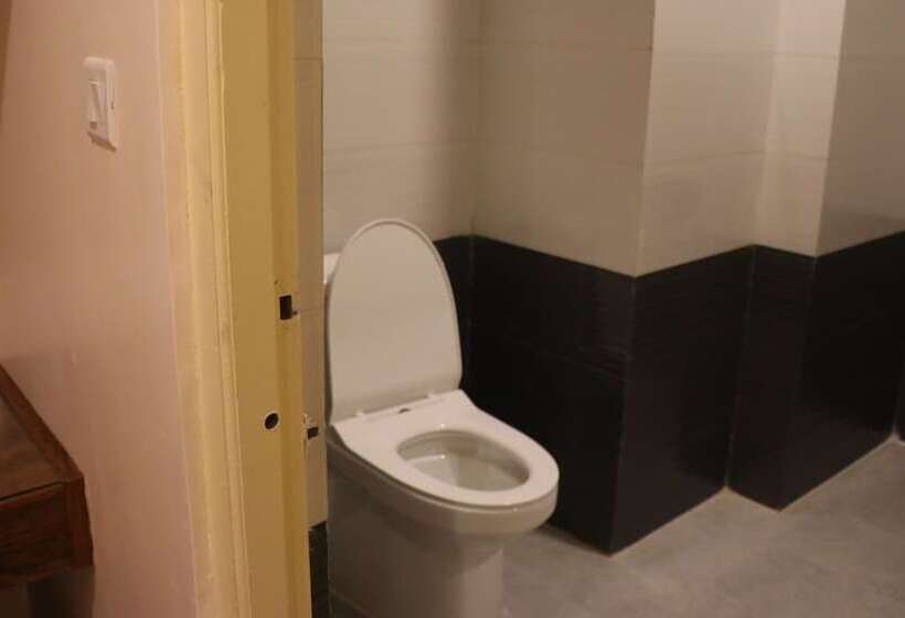 اتاق لوکس, Tapas