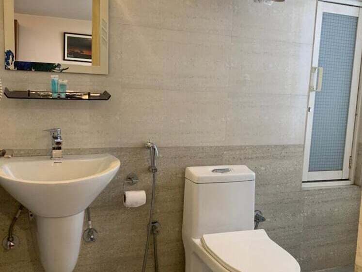 اتاق خانوادگی, Tapas